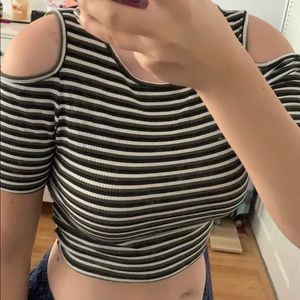 💚🖤Gyft crop top🖤💚